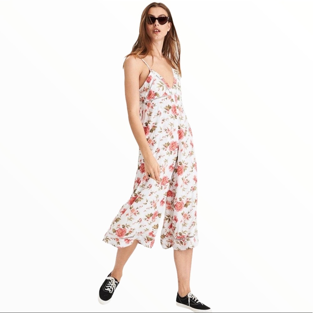 AMERICAN EAGLE OUTFITTERS Cami Floral Crop Jumpsuit With Pockets Ivory Size 6